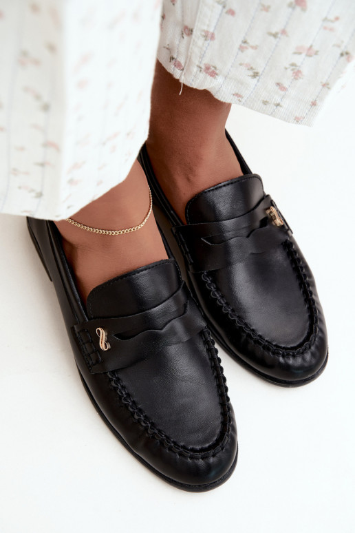 mocassins femininos com detalhes decorativos na cor preta Treya