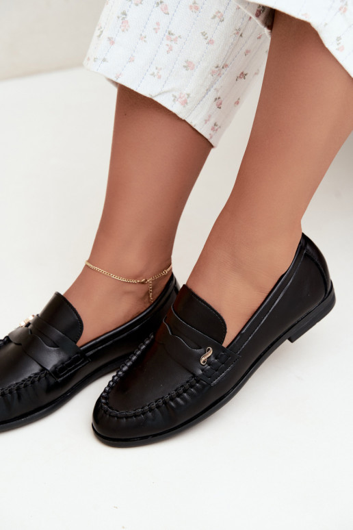 mocassins femininos com detalhes decorativos na cor preta Treya