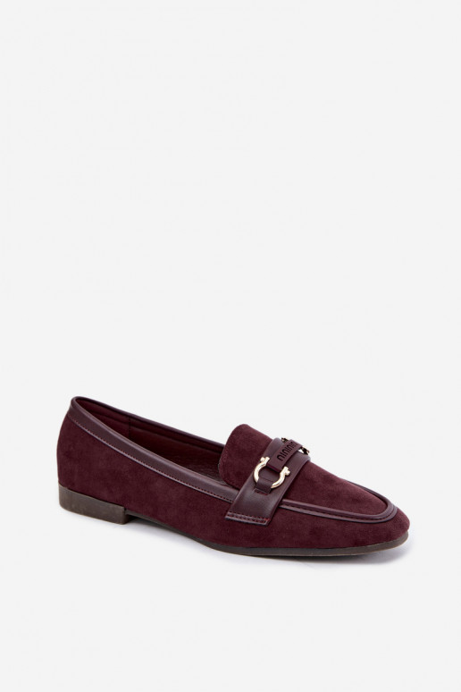 Mocassins bordeaux com elementos decorativos Evelora