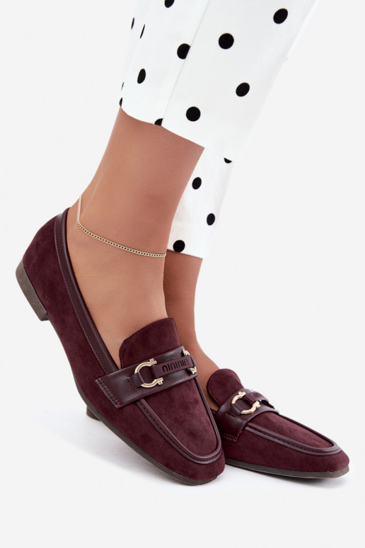 Mocassins bordeaux com elementos decorativos Evelora