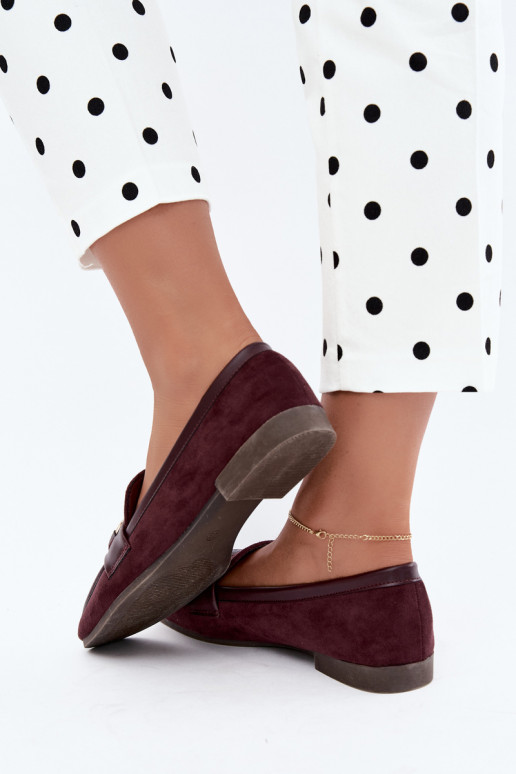 Mocassins bordeaux com elementos decorativos Evelora