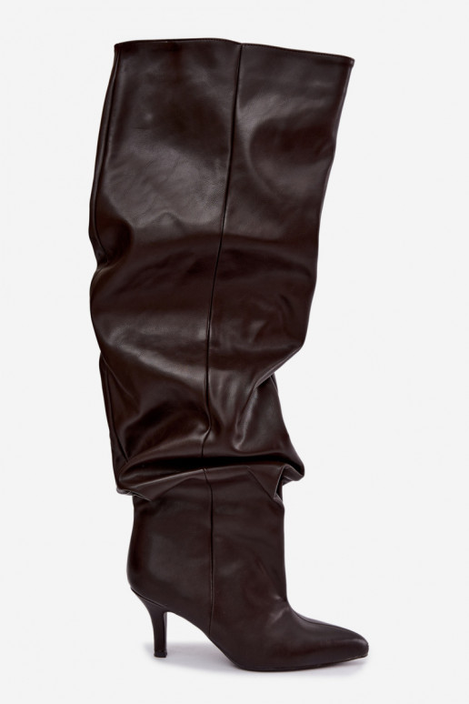 botas altas slip-on com salto na cor castanha Calmy