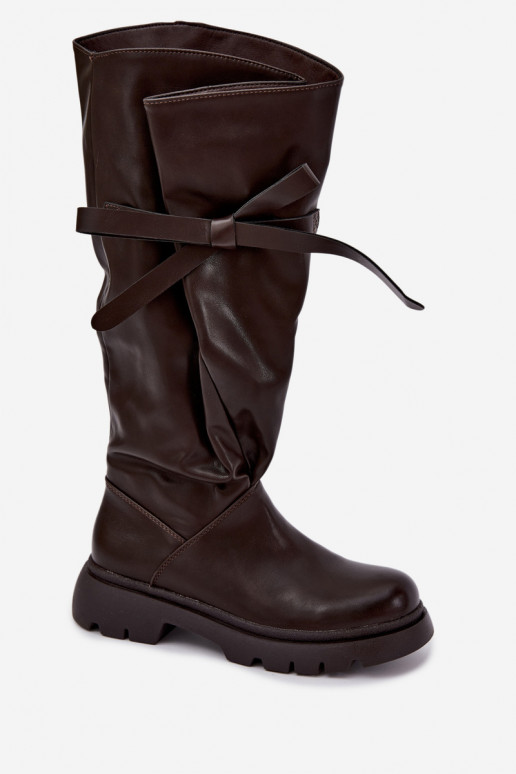 botas femininas de cano alto com salto largo e laços na cor castanha Amely
