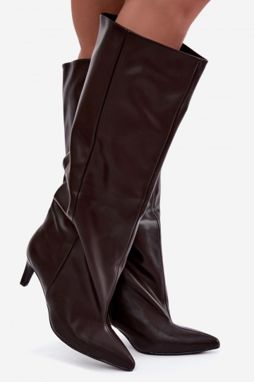 botas femininas de cano alto slip-on com salto em couro sintético na cor castanha Favra 2