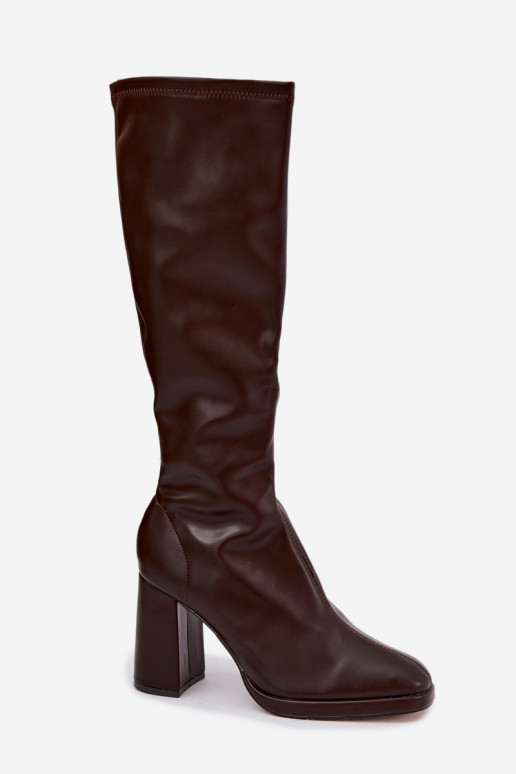 botas femininas de cano alto com costuras no eixo na cor castanha Brivana