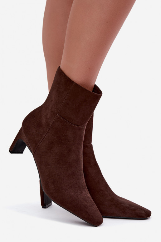 botins femininos com salto na cor castanha Rileya