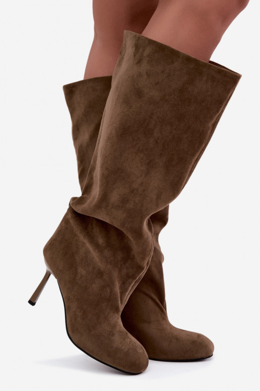 botas femininas de cano alto slip-on com salto fino na cor caqui Caliya