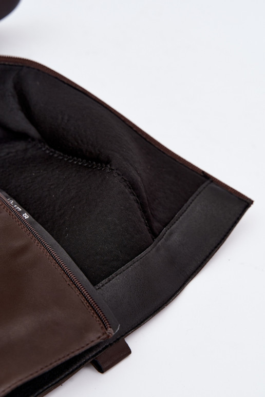 Botas femininas de cano alto com detalhes decorativos na cor chocolate Rileta