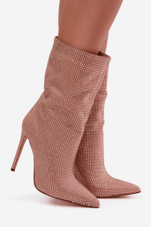 Botins femininos decorados com saltos finos na cor champanhe Galessa
