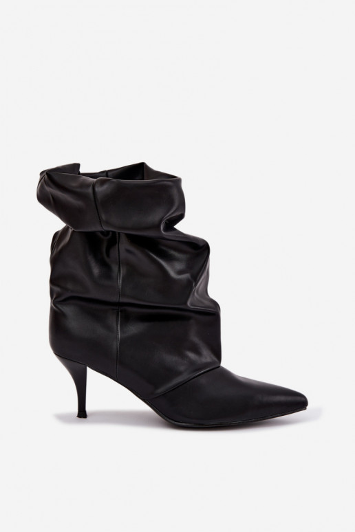 Botins femininos slouchy slip-on com saltos finos na cor preta Harissa