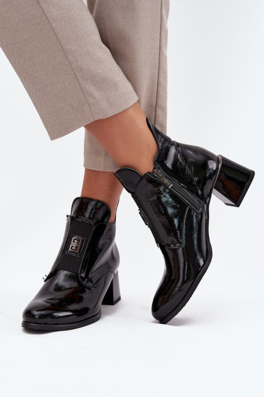 Botins de couro envernizados isolados com detalhes ornamentais Zazoo 60560 pretos