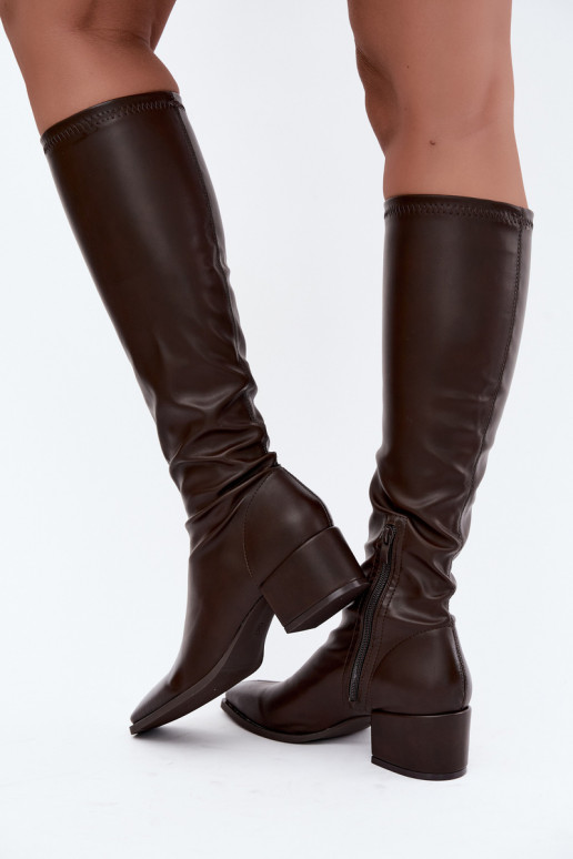 botas altas femininas com cano amarrado em salto baixo de couro sintético cor caramelo Gisellea