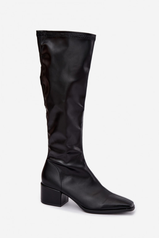 botas altas femininas com cano amarrado em salto baixo de camurça sintética cor caramelo Gisellea
