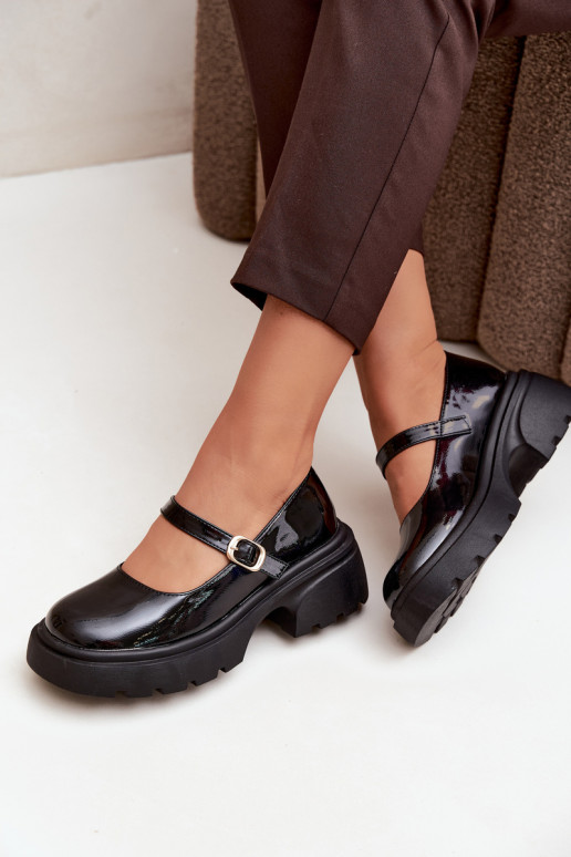 botas envernizadas com saltos grossos pretas Loxie