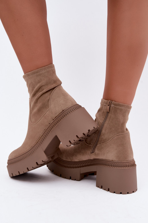 botins femininos com salto grosso e plataforma em camurça sintética cor areia Elvianne