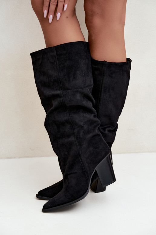 botas altas slip-on com saltos pretas Jensy