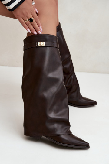 botas altas femininas com cano amarrado em salto baixo de couro sintético cor caramelo Gisellea