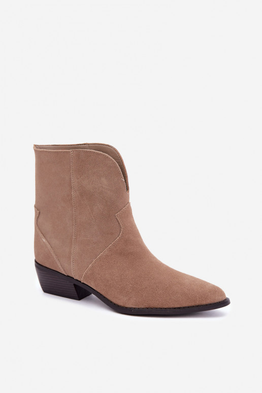 botins femininos estilo cowboy com salto em camurça natural cor areia Norelle