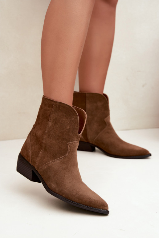 botins femininos estilo cowboy com salto em camurça natural cor marrom Norelle