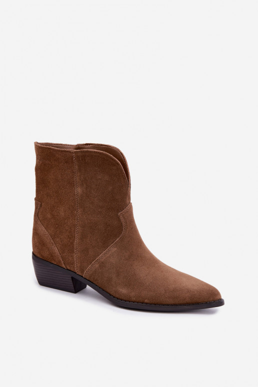 botins femininos estilo cowboy com salto em camurça natural cor marrom Norelle