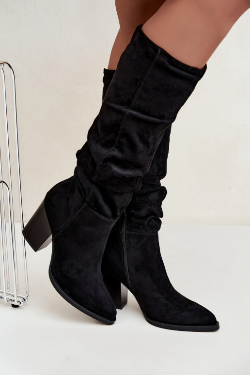 botas altas femininas com saltos e parte superior curva em preto Ismera