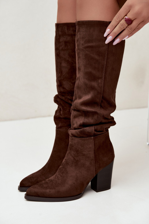 botas altas femininas com saltos e parte superior curva em castanho Ismera