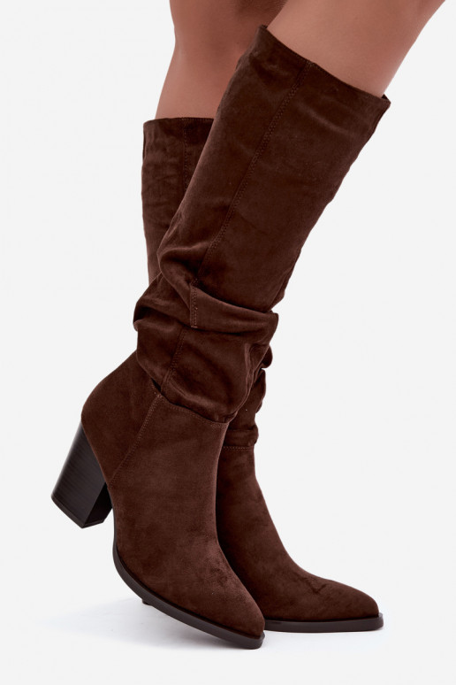botas altas femininas com saltos e parte superior curva em castanho Ismera