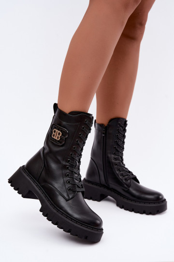 botins com elementos decorativos em couro sintético preto Kalindra 2