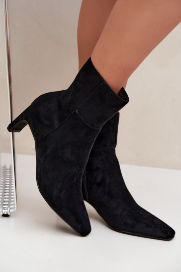 botins femininos com salto em preto Rileya 2