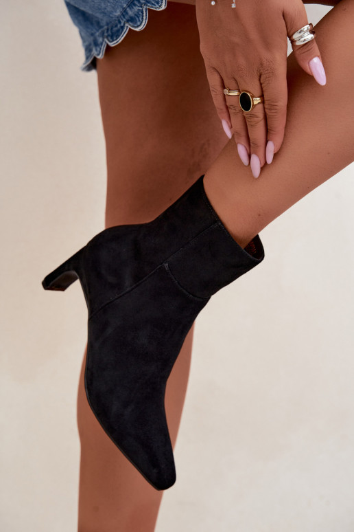 botins femininos com salto em preto Rileya