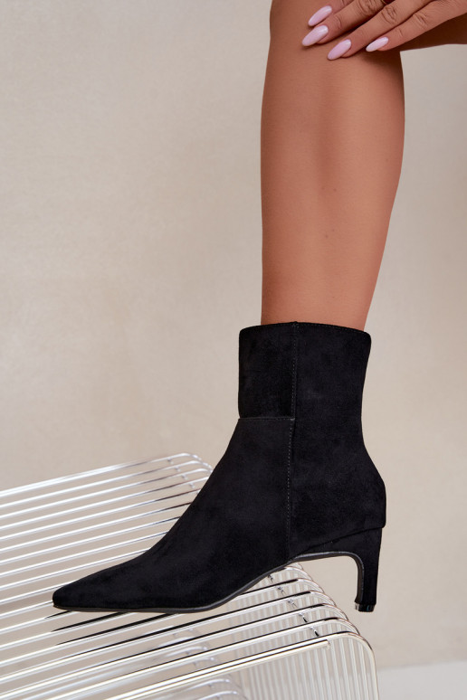 botins femininos com salto em preto Rileya