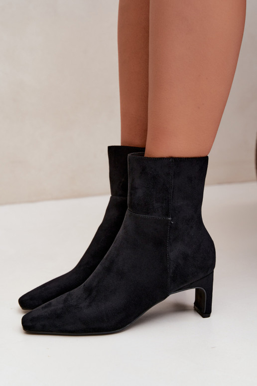 botins femininos com salto em preto Rileya