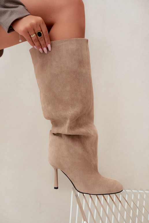botas altas femininas slip-on com saltos finos em areia Caliya