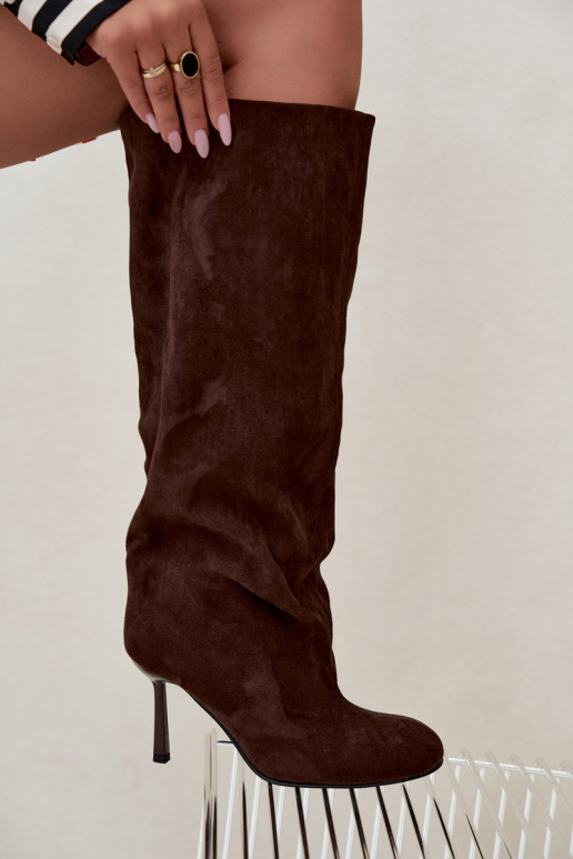 botas altas femininas slip-on com saltos finos em CzekoladoĮe Caliya