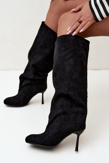 botas altas femininas slip-on com saltos finos em preto Caliya