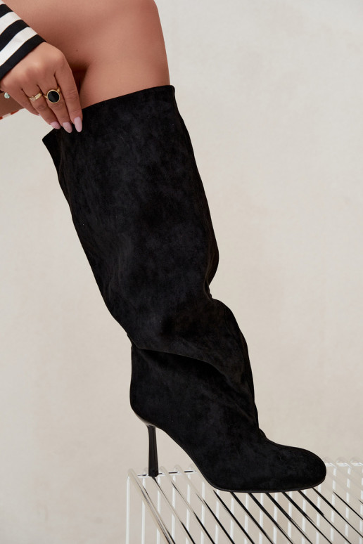 botas altas femininas slip-on com saltos finos em preto Caliya