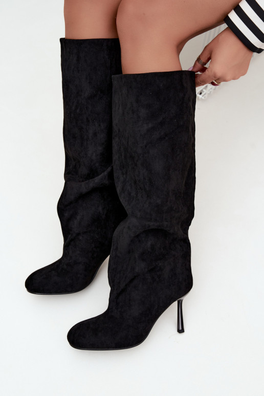 botas altas femininas slip-on com saltos finos em preto Caliya