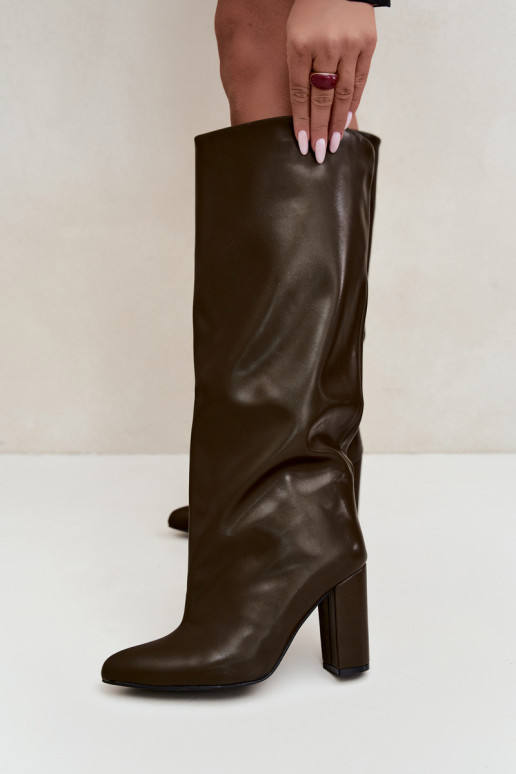 botas altas femininas slip-on com saltos em CzekoladoĮe Emeline