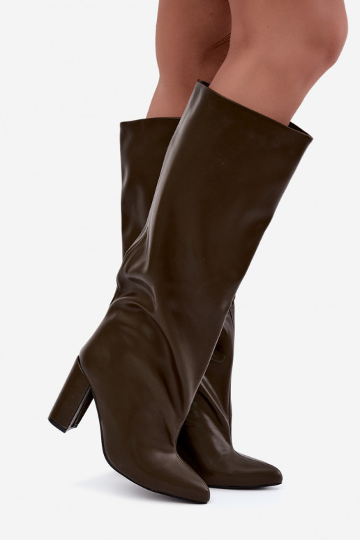 botas altas femininas slip-on com saltos em CzekoladoĮe Emeline