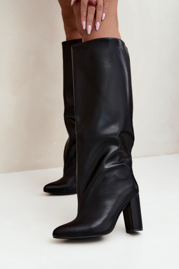 botas altas femininas slip-on com saltos em preto Emeline