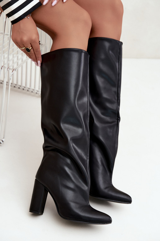 botas altas femininas slip-on com saltos em preto Emeline