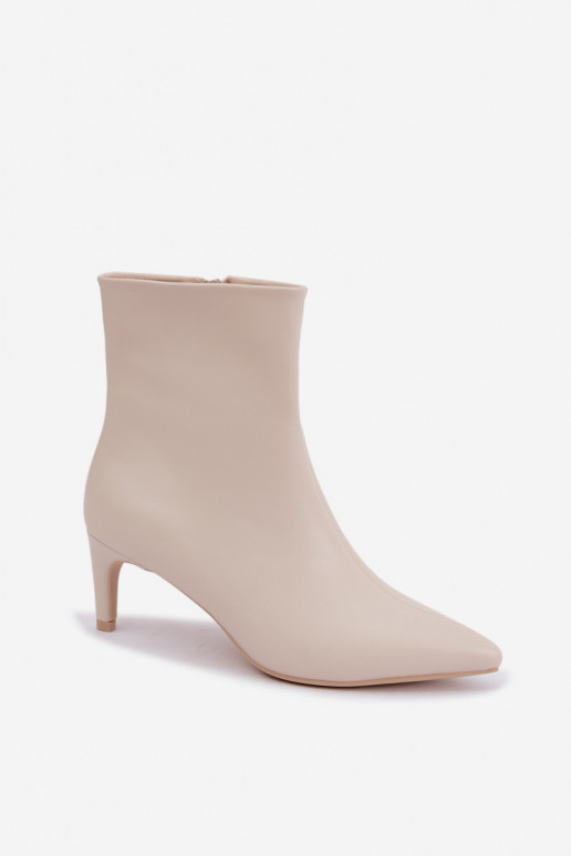 botins femininos com saltos em couro sintético na cor marfim Celisse