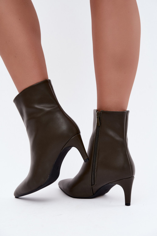 botins femininos com saltos em couro sintético na cor caqui Celisse