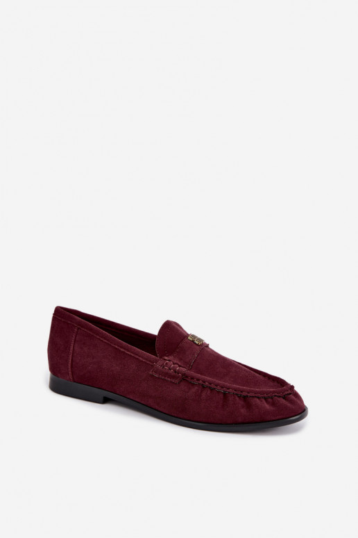 Mocassins femininos com babados e detalhes decorativos na cor bordô Kairo