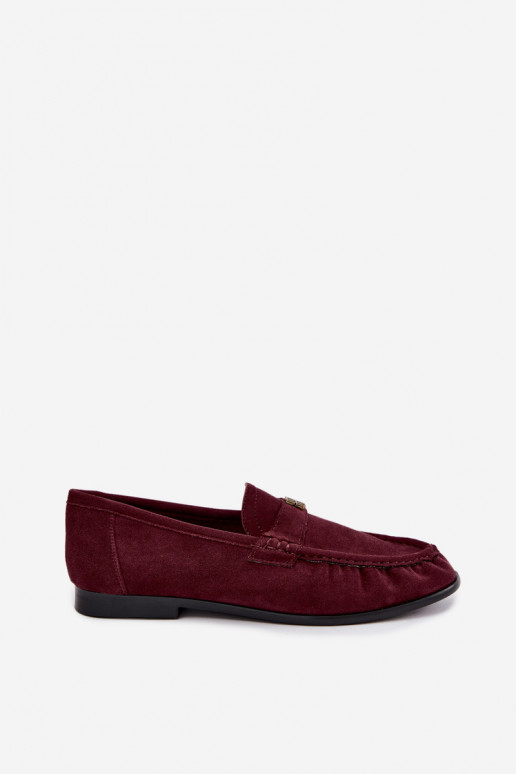 Mocassins femininos com babados e detalhes decorativos na cor bordô Kairo