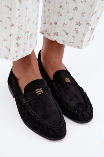 Mocassins femininos com babados e detalhes decorativos na cor preta Kairo