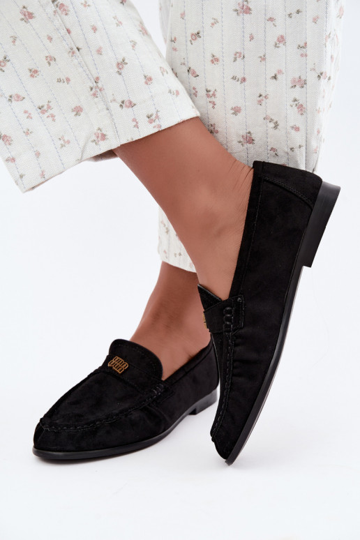 Mocassins femininos com babados e detalhes decorativos na cor preta Kairo