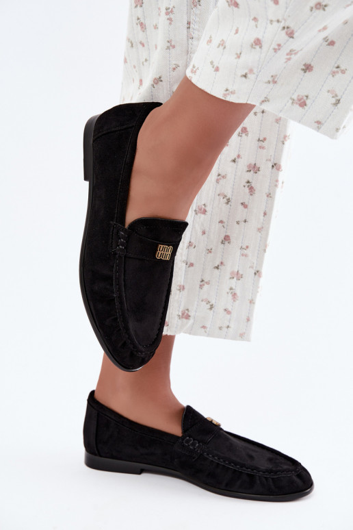 Mocassins femininos com babados e detalhes decorativos na cor preta Kairo