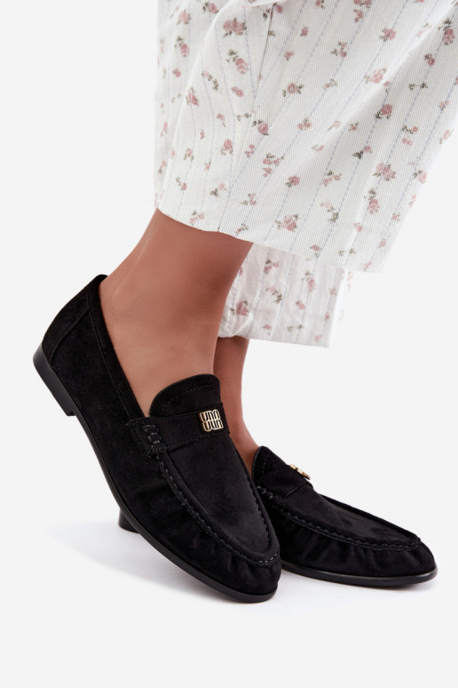 Mocassins femininos com babados e detalhes decorativos na cor preta Kairo