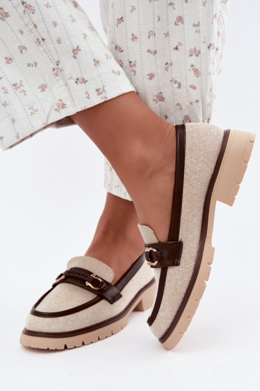 Mocassins femininos com detalhes elegantes nas cores areia e marrom Brika